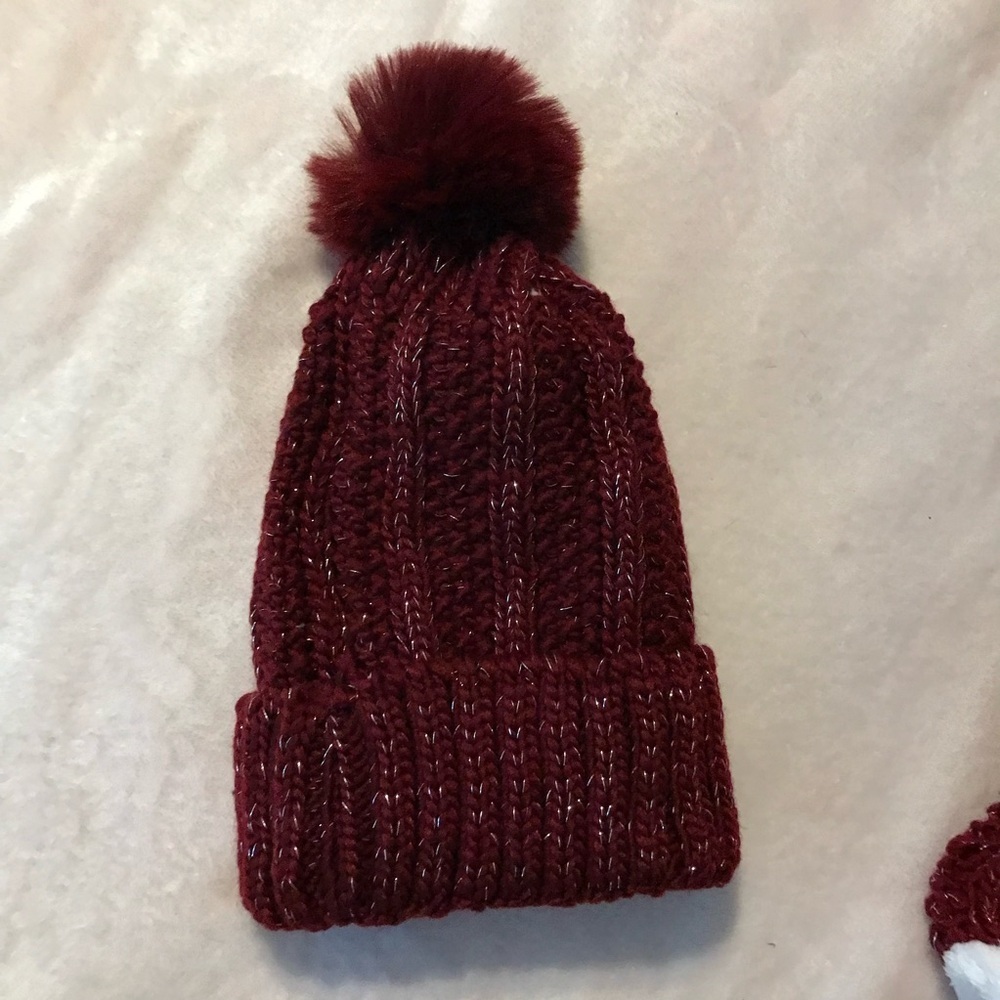 Burgundy and metallic threads Knit Fur Hat Beanie and Scarf 2 items Set NWOT - Picture 2 of 7